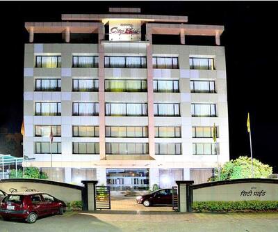 https://imgcld.yatra.com/ytimages/image/upload/t_hotel_yatra_city_desktop/v1433572638/Domestic Hotels/Hotels_Nanded/Hotel City Pride/OVERVIEW.jpg